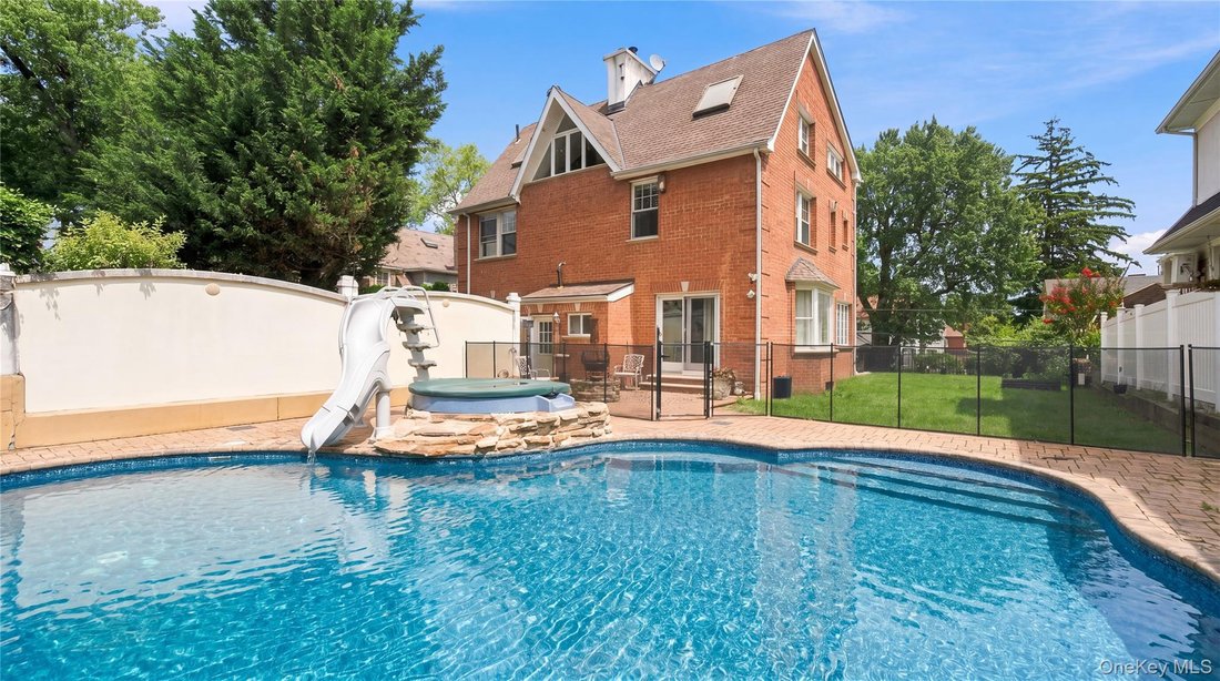 House in New York, New York, United States 4 - 18612302