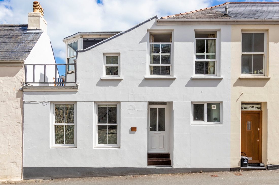 House in England 1 - 18609065