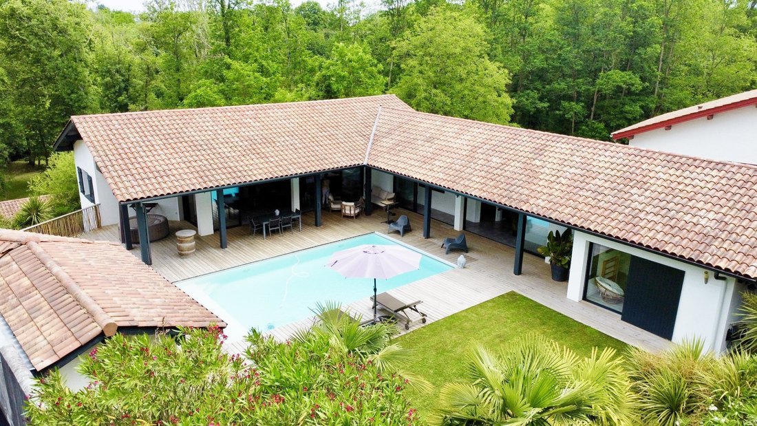 Villa in Ahetze, Nouvelle-Aquitaine, France 2 - 18611031