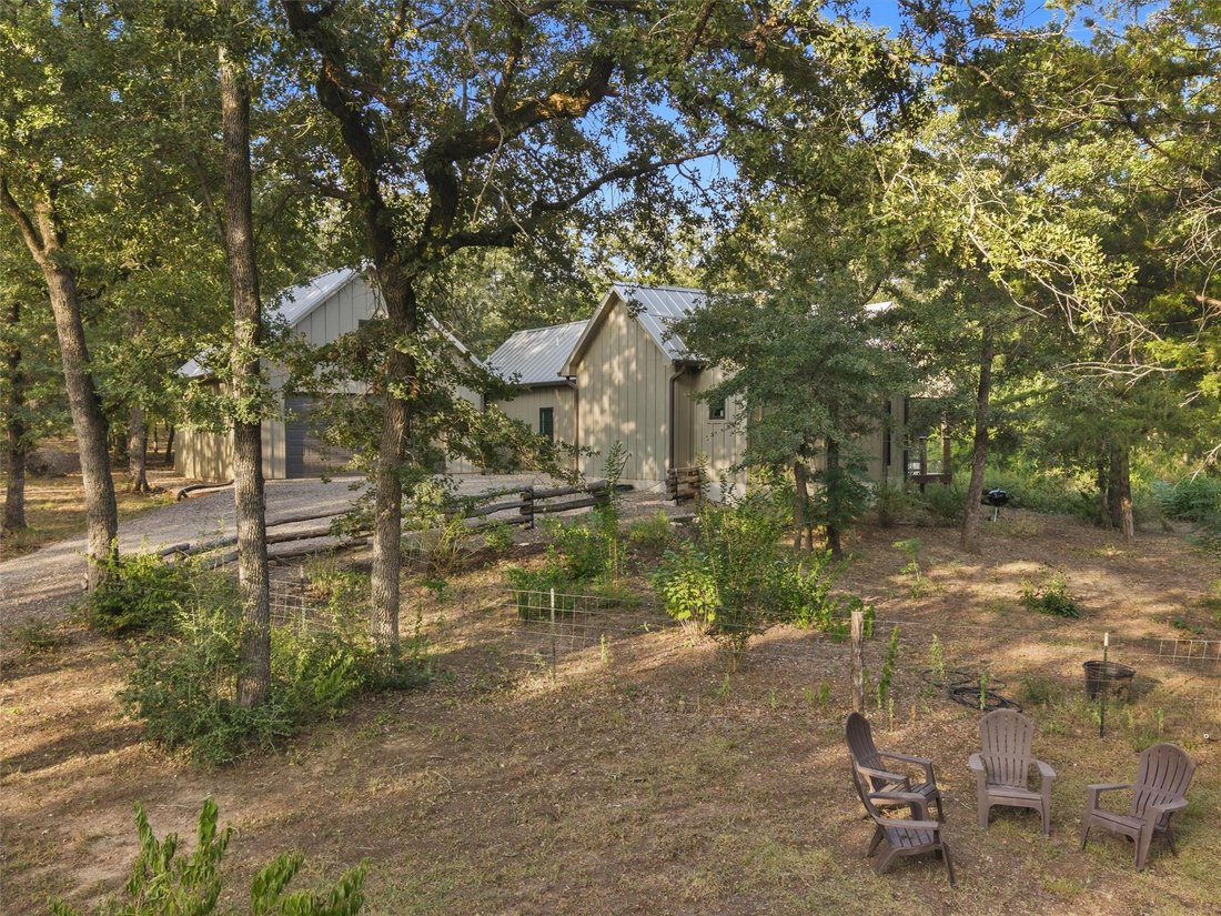 House in Smithville, Texas, United States 3 - 18615720