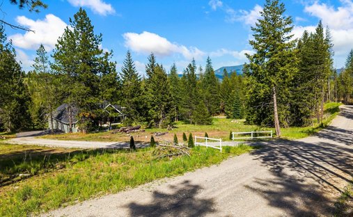 House in Cocolalla, Idaho, United States 1