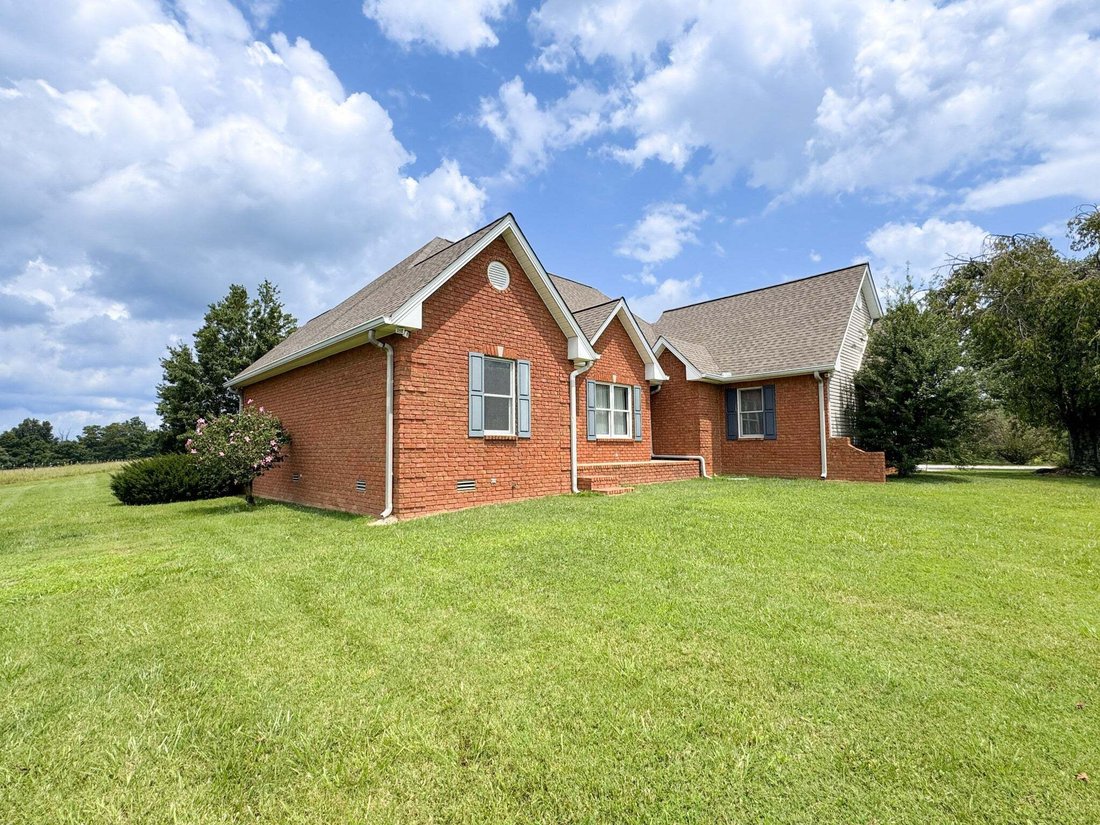 House in Lafayette, Tennessee, United States 2 - 18612477