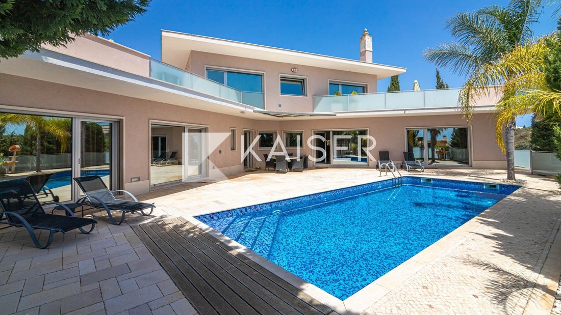 Villa in Olhos de Agua, Algarve, Portugal 1 - 10611736