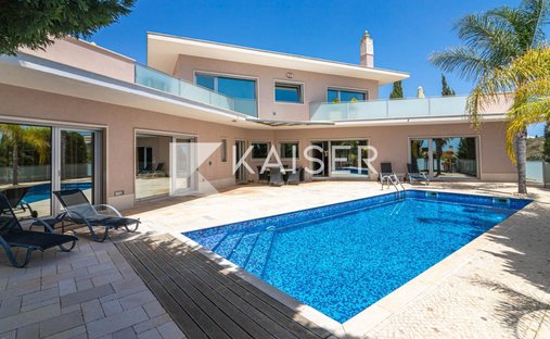 Villa in Olhos de Agua, Algarve, Portugal 1