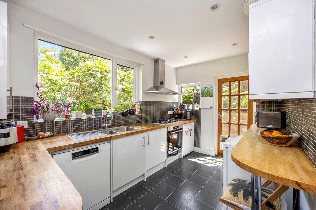 Bungalow in Patcham, England 3 - 18610548