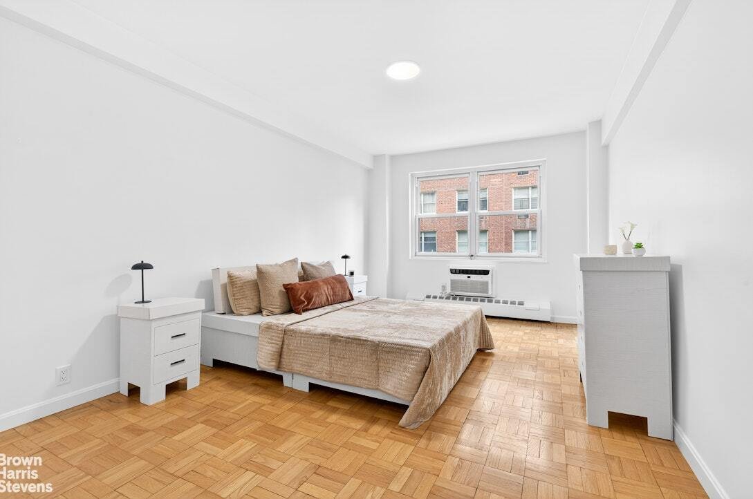 Co Op in New York, New York, United States 5 - 17844434