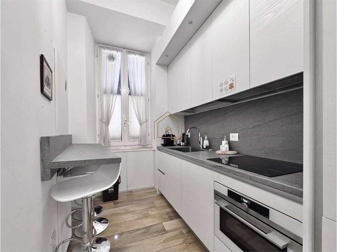Apartment in Historic Center, Desenzano del Garda, Lombardy 4 - 18612123