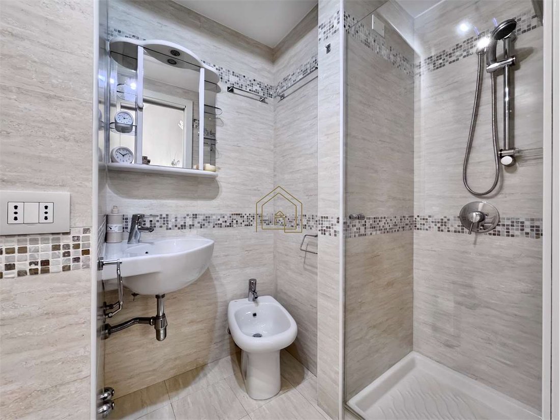 Apartment in Historic Center, Desenzano del Garda, Lombardy 5 - 18612123