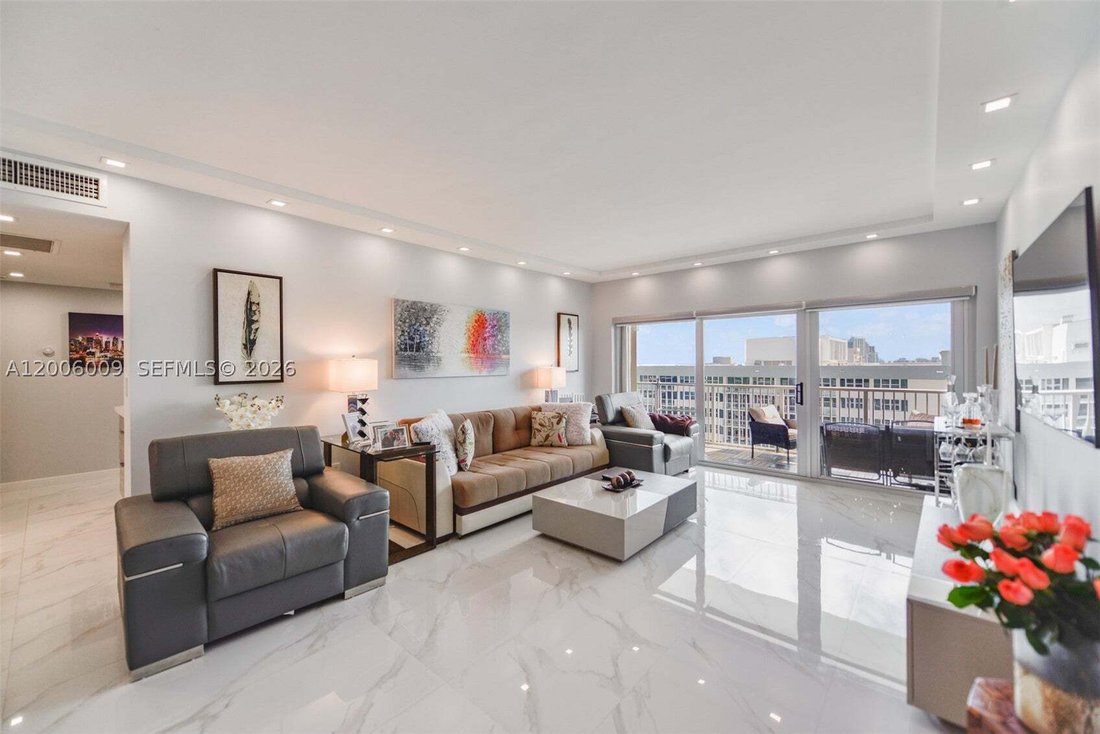 Condo in Hallandale Beach, Florida, United States 1 - 17738055