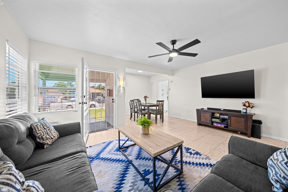 House in Lynwood, California, United States 3 - 18610359