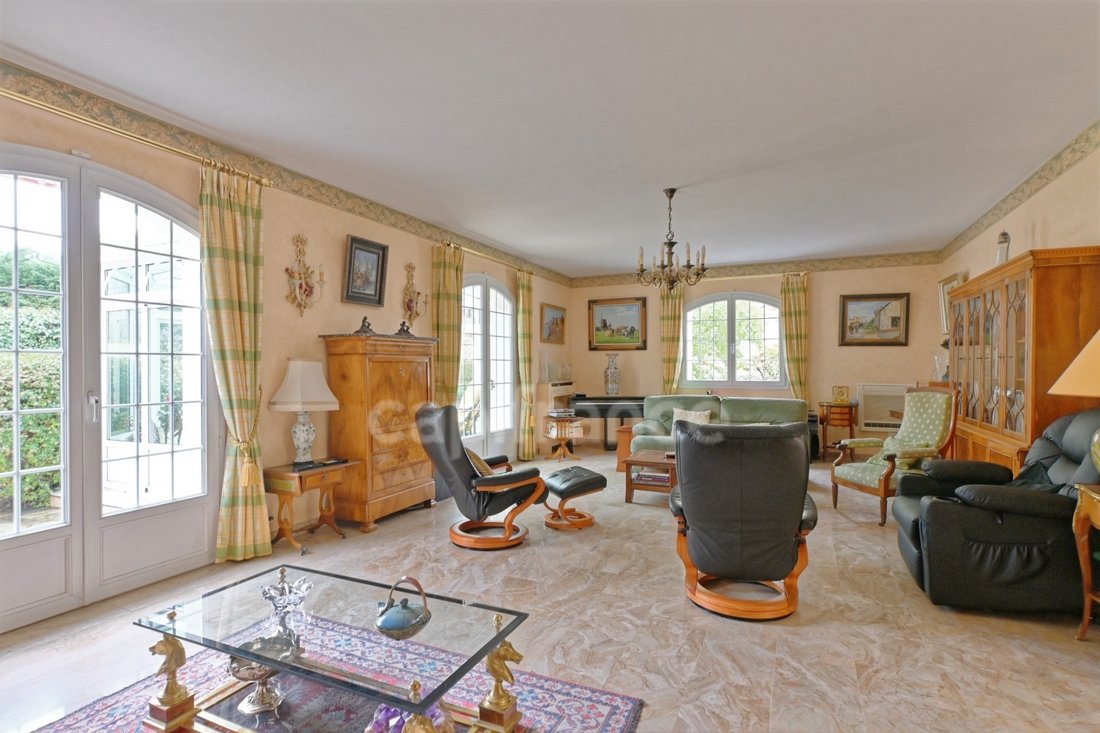 Maison à Chateau, Maisons-Laffitte, France 4 - 18354503