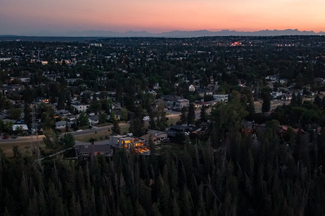 House in Calgary, Alberta, Canada 2 - 18610937