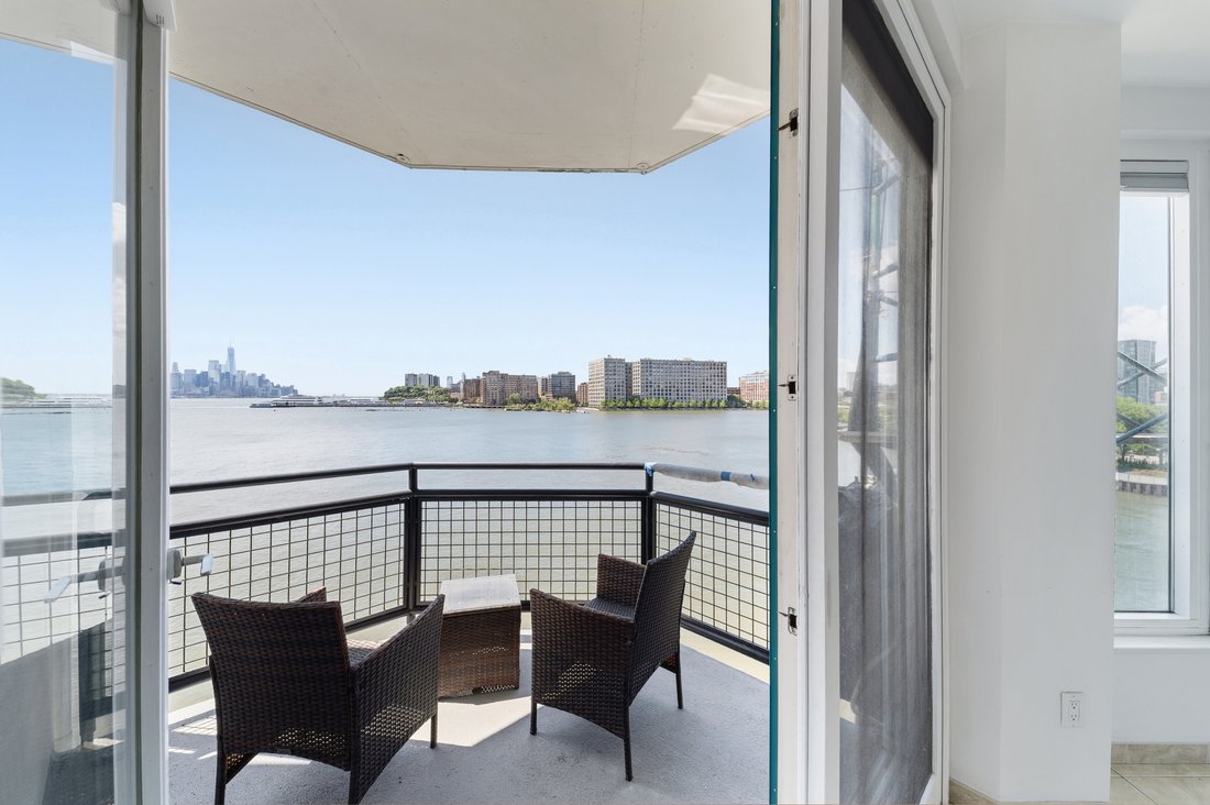 Condo in Weehawken, New Jersey, United States 5 - 18615024