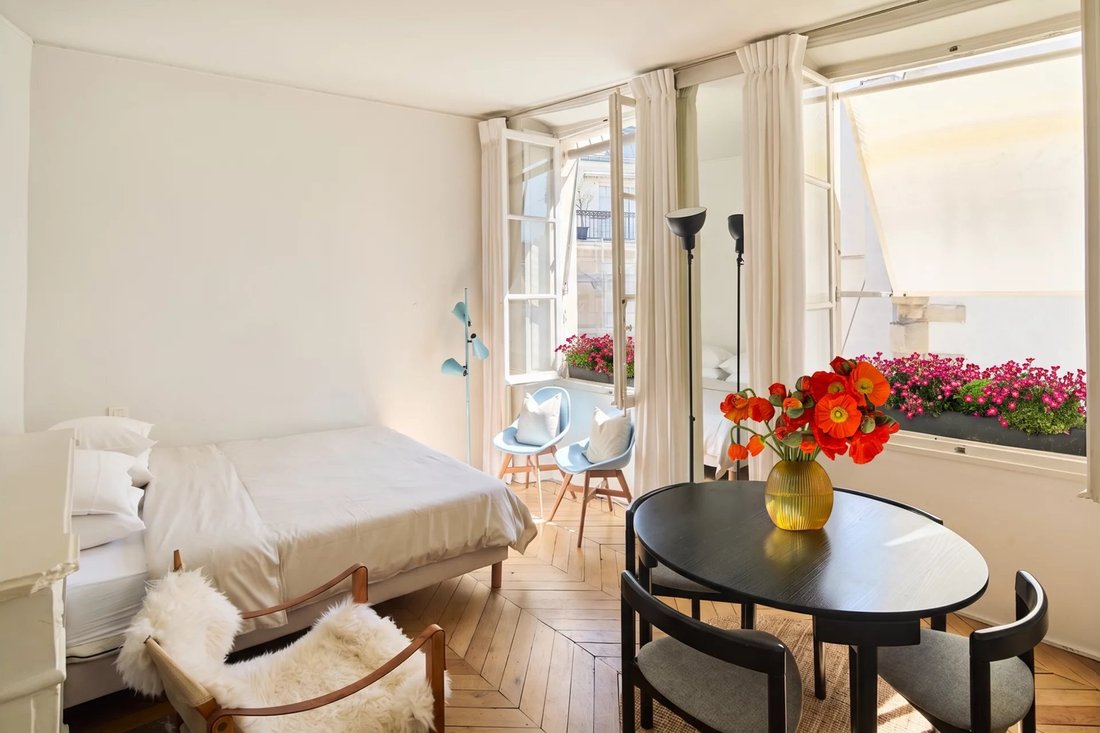 Apartment in Saint Thomas d'Aquin, Paris 7e Arrondissement, Paris 3 - 18610617