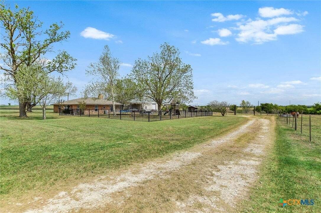 House in Elgin, Texas, United States 3 - 18609247