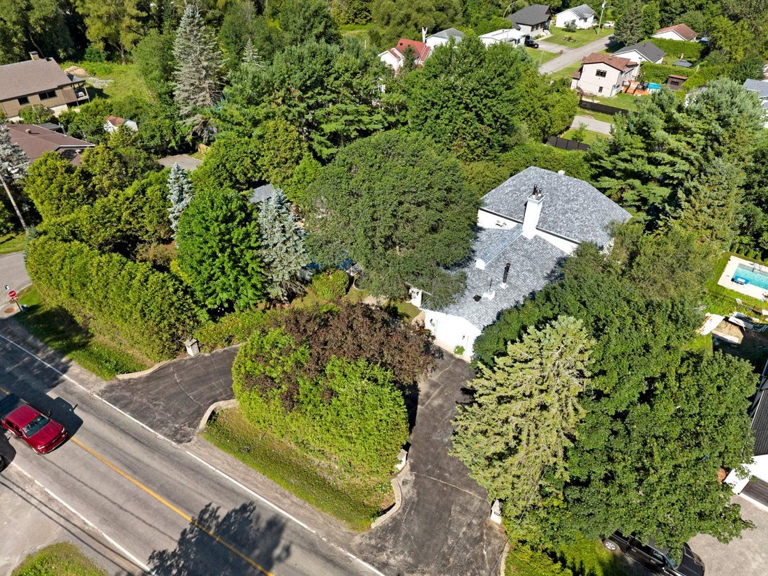 House in Mascouche, Quebec, Canada 2 - 18612976