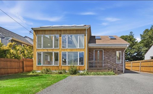 House in East Northport, New York, United States 1