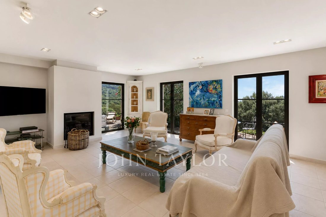 Estate in La Croix-Valmer, Provence-Alpes-Côte d'Azur, France 5 - 18610957