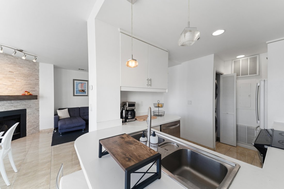 Condo in Weehawken, New Jersey, United States 4 - 18615024