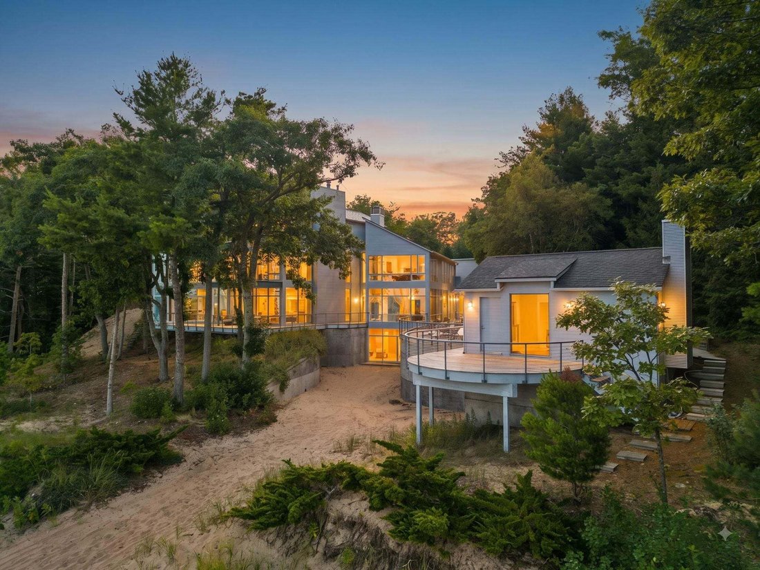 House in Elk Rapids, Michigan, United States 5 - 18612097