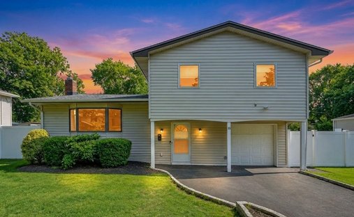 House in Melville, New York, United States 1