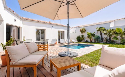 Villa in Bourg, Lagord, France 1