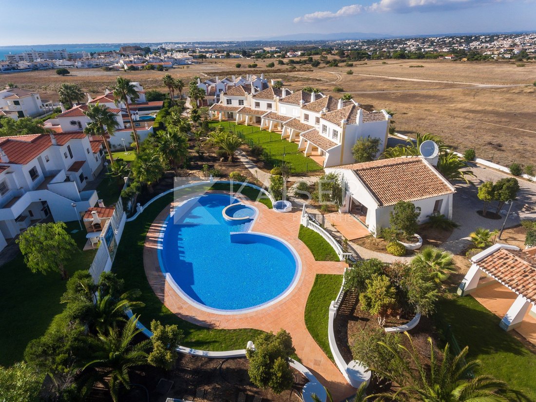 Townhouse in Guia, Algarve, Portugal 1 - 16715385