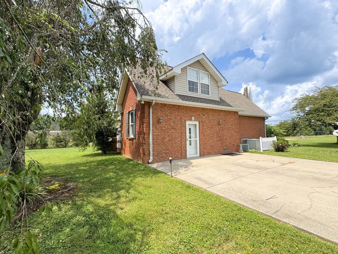 House in Lafayette, Tennessee, United States 4 - 18612477