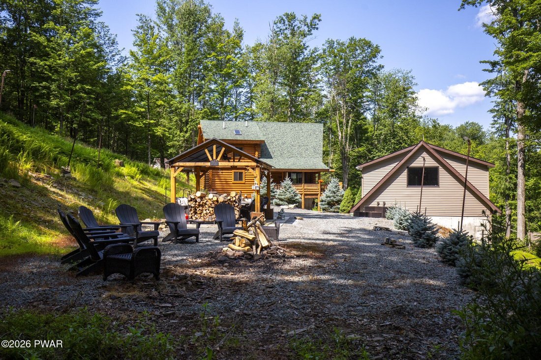 House in Greentown, Pennsylvania, United States 5 - 18611312