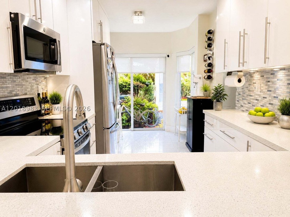 Townhouse in Doral, Florida, United States 5 - 17994442