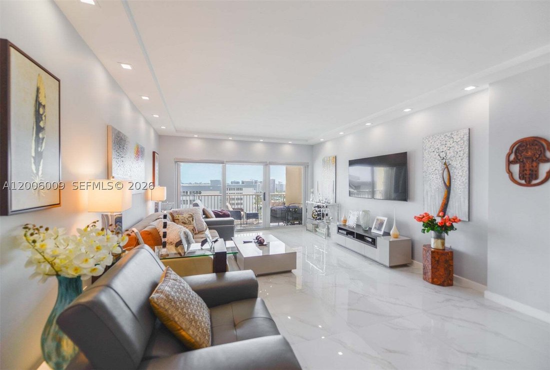 Condo in Hallandale Beach, Florida, United States 4 - 17738055