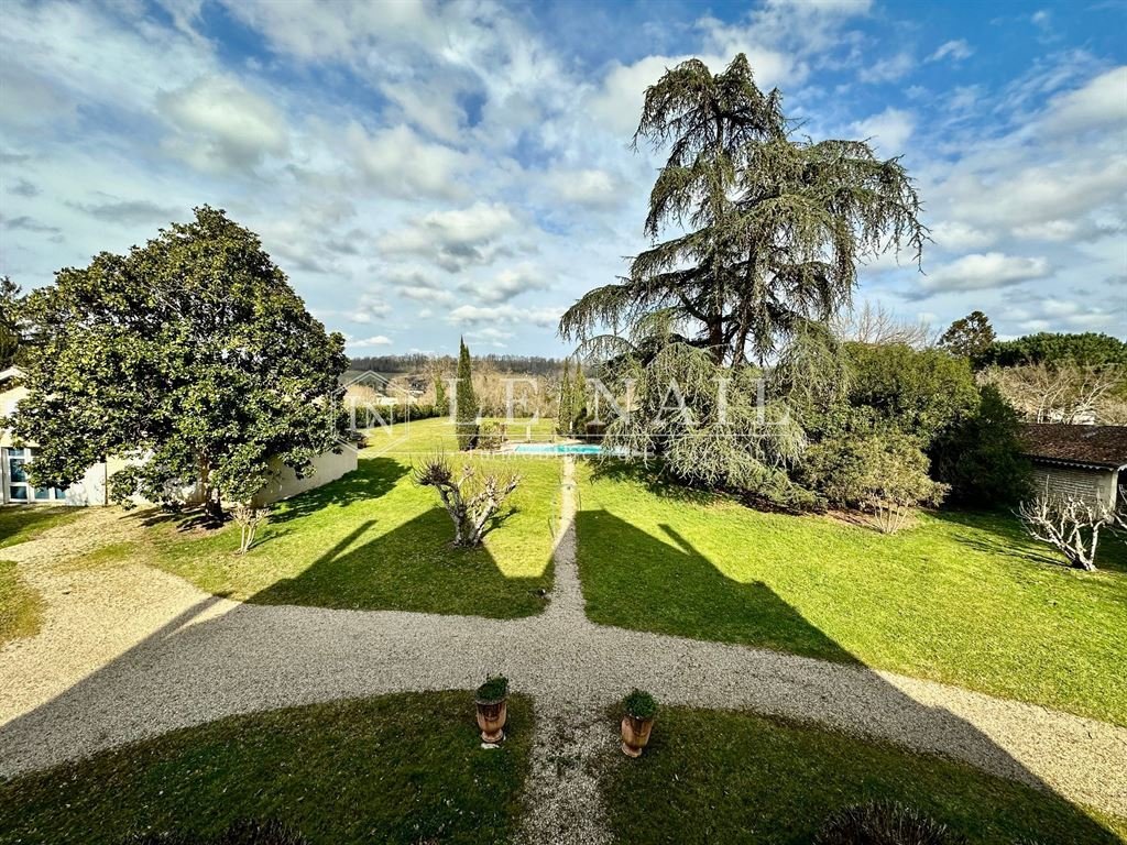 Castle in Pineuilh, Nouvelle-Aquitaine, France 5 - 12597023
