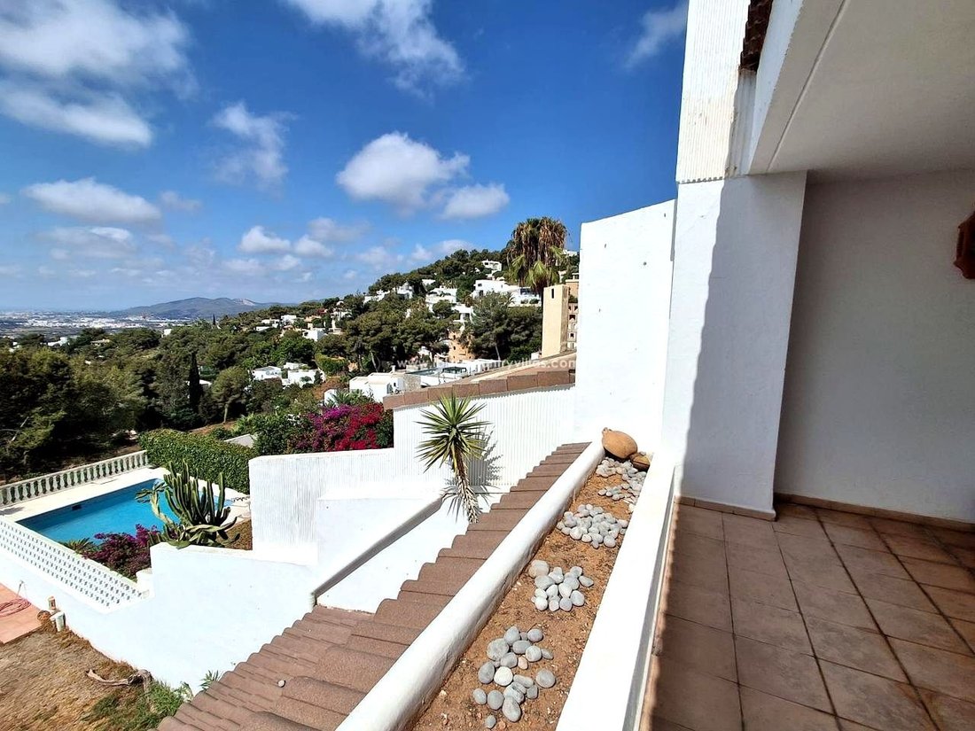 Villa in Can Furnet, Santa Eularia des Riu, Balearic Islands 2 - 18610193