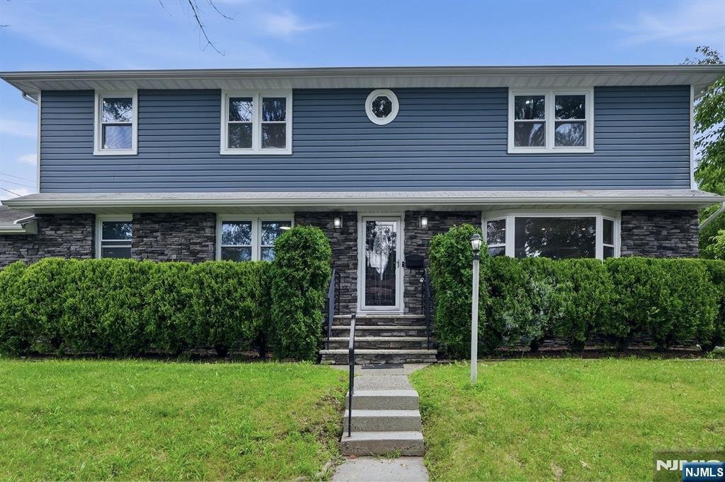 House in Clifton, New Jersey, United States 2 - 18612996
