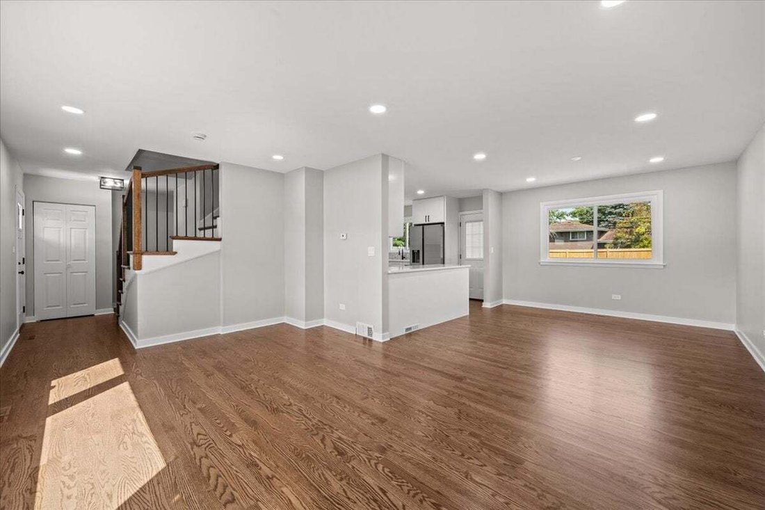 House in Des Plaines, Illinois, United States 2 - 18609545