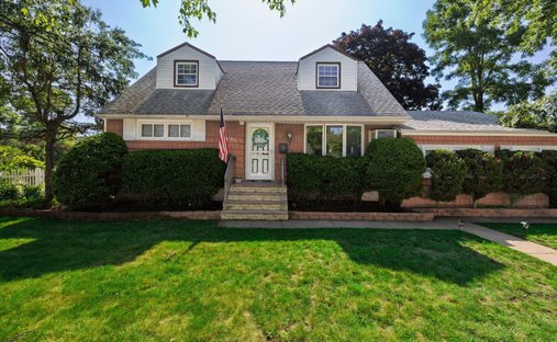 House in Bellmore, New York, United States 1
