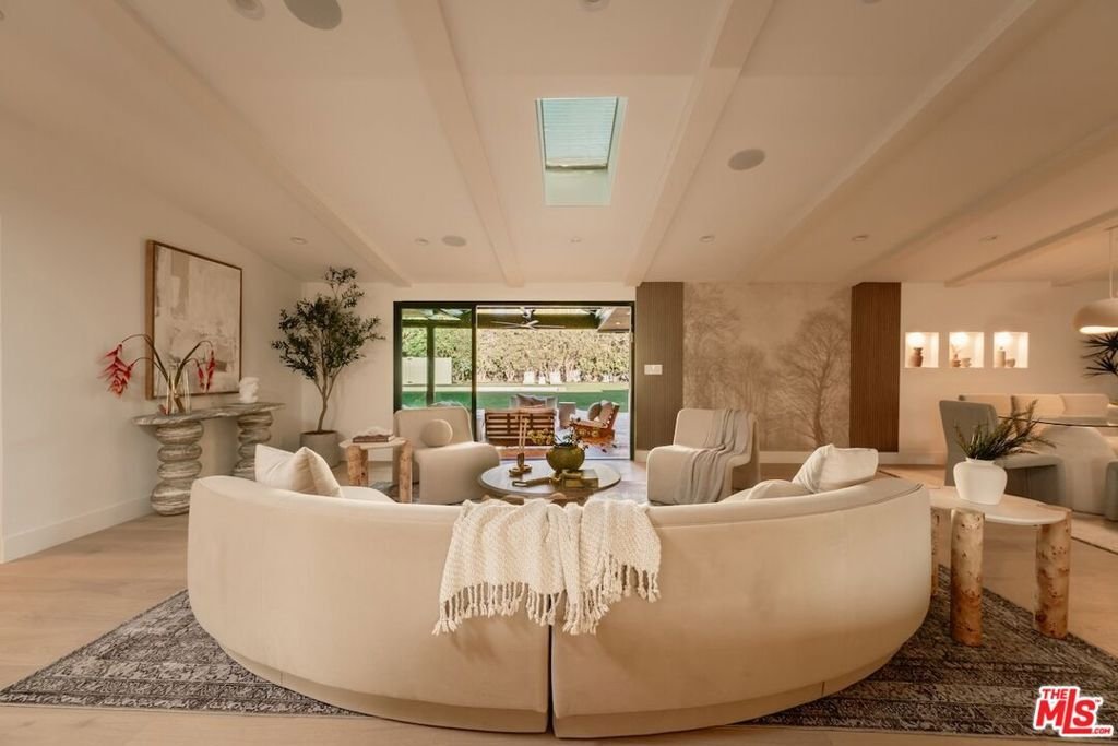 House in Los Angeles, California, United States 4 - 18611815