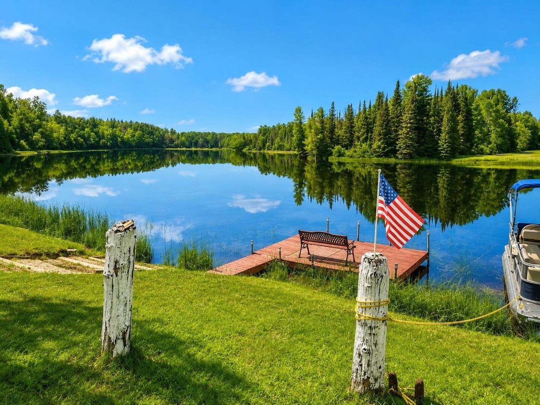 Mio, Michigan, United States 3 - 18609183