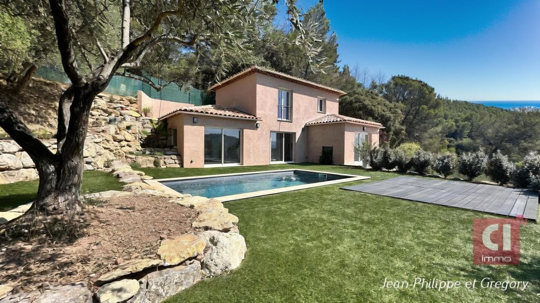 Villa in Carnoules, Provence-Alpes-Côte d'Azur, France 1 - 18609828