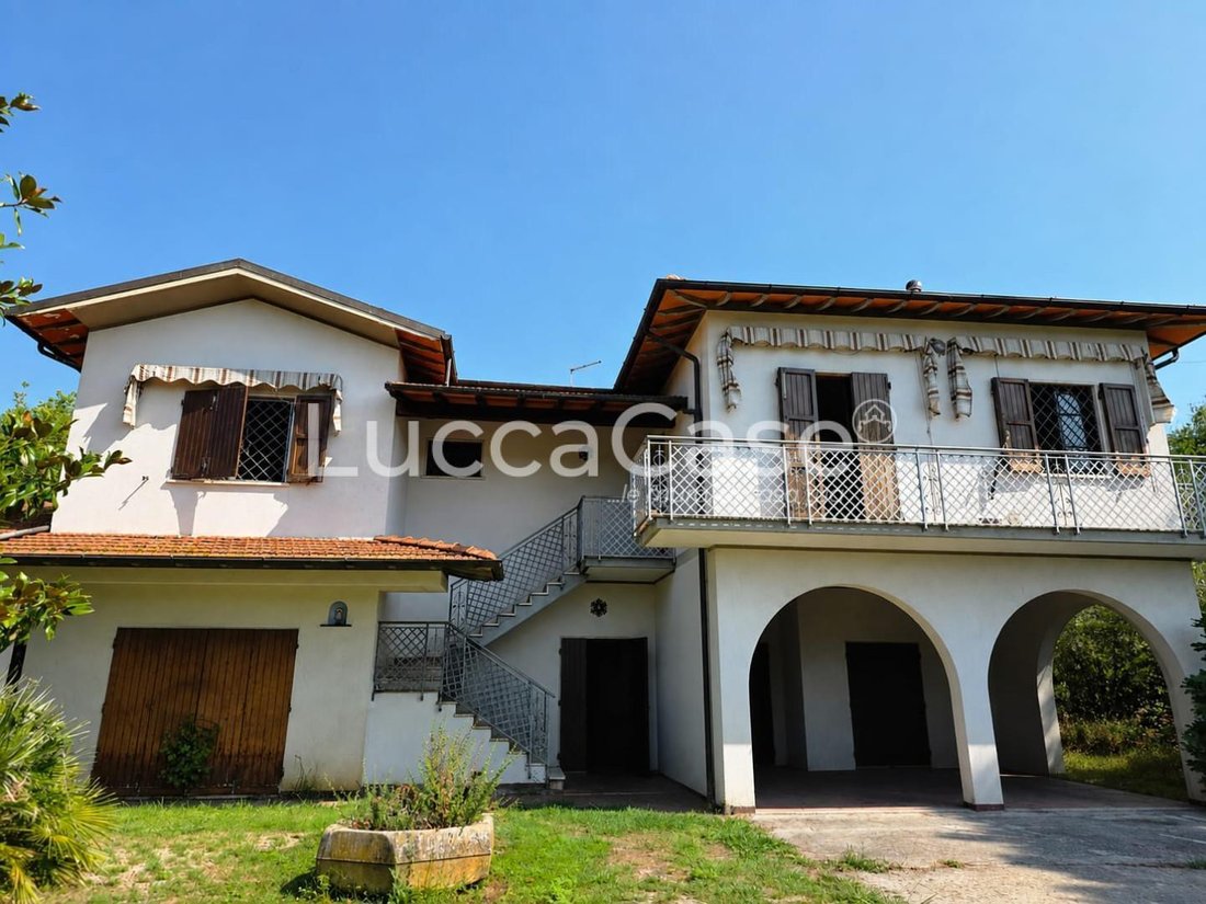 Country House in Pietrasanta, Tuscany, Italy 3 - 18611751