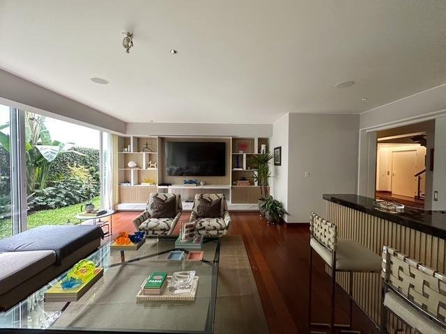 Apartment in Lima, Belarus 1 - 18610386
