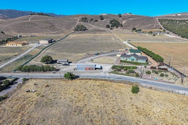 House in Hollister, California, United States 1 - 18614016