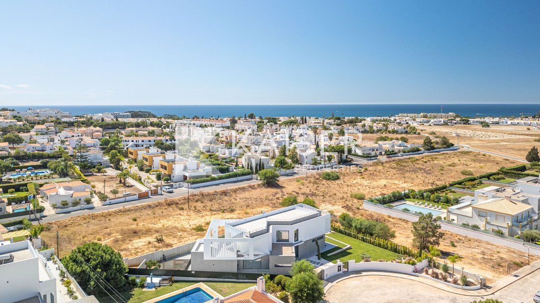 Villa in Olhos de Agua, Algarve, Portugal 2 - 14647896