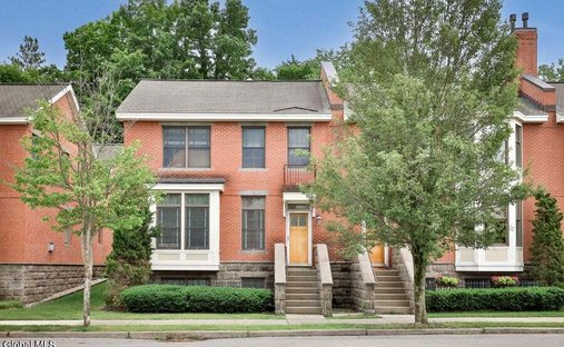 Townhouse in Saratoga Springs, New York, United States 1