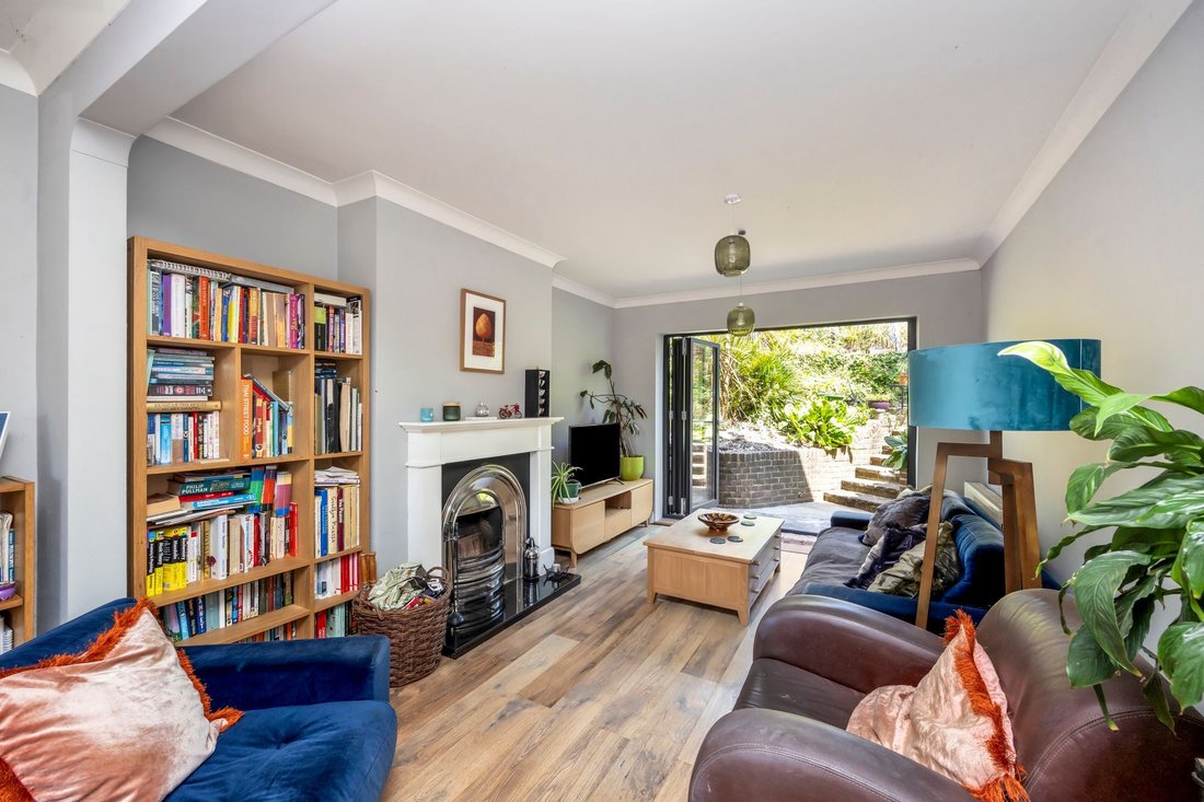Bungalow in Patcham, England 4 - 18610548