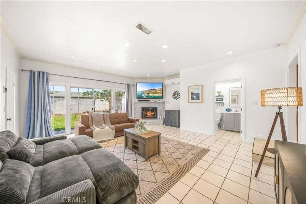 House in Gardena, California, United States 3 - 18579383