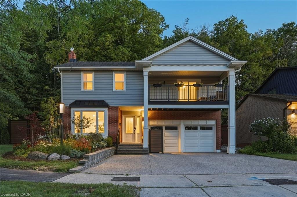 House in Hamilton, Ontario, Canada 1 - 18609634