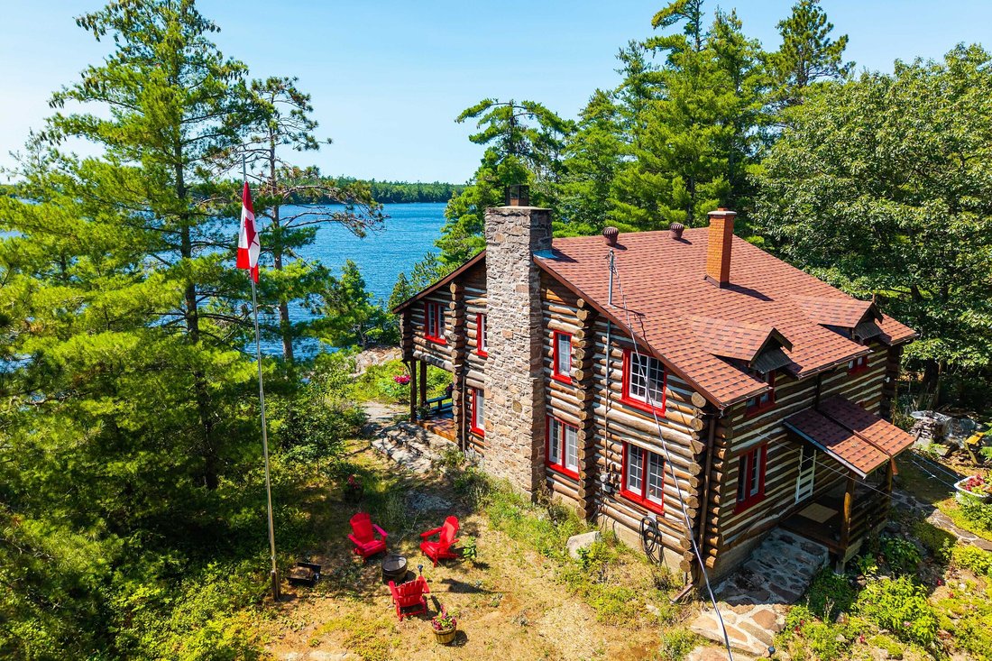 House in Gravenhurst, Ontario, Canada 1 - 18610382