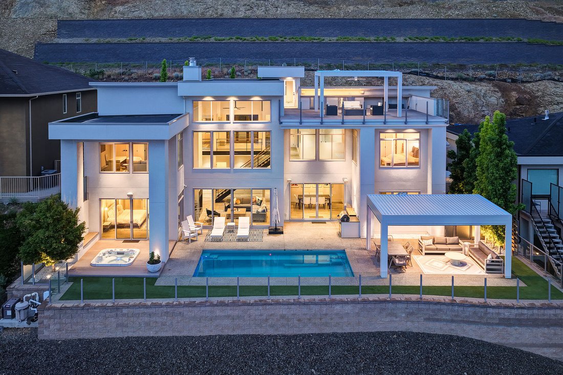 Haus in West Kelowna, Britisch-Kolumbien, Kanada 2 - 18613542