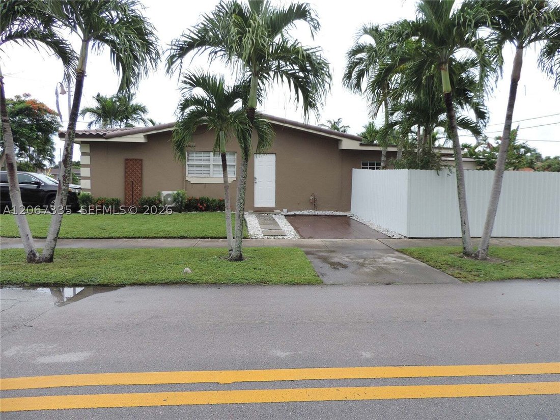 House in Hialeah, Florida, United States 2 - 18612506